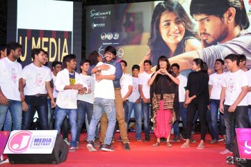 Kumari 21 F Movie Platinum Disc Function